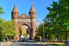 Cổng Tưởng niệm Binh lính và Thủy thủ tại Công viên Bushnell, thành phố Hartford, tiểu bang Connecticut, trong một bức ảnh tư liệu. (Ảnh: Richard Cavalleri/Shutterstock)