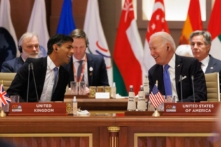 Thủ tướng Anh Rishi Sunak nói chuyện với Tổng thống Joe Biden trong Hội nghị thượng đỉnh Các nhà lãnh đạo G20 ở New Delhi, Ấn Độ, hôm 09/09/2023. (Ảnh: Dan Kitwood/Getty Images)