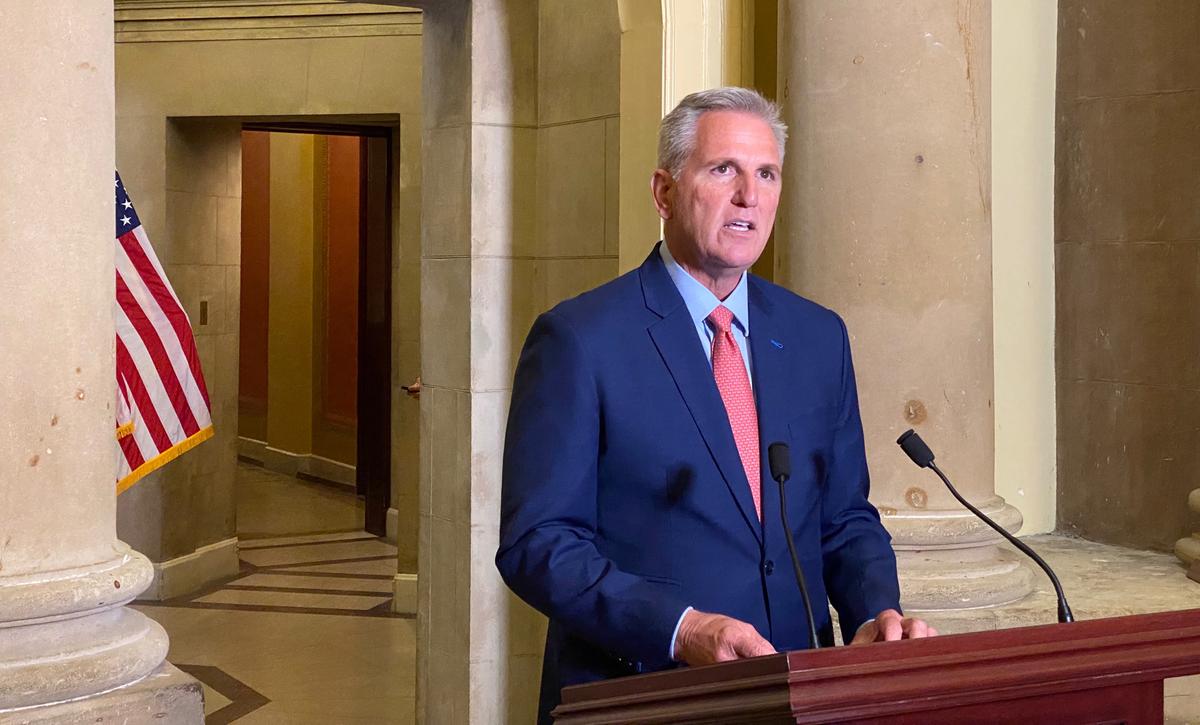 Chủ tịch Hạ Viện Kevin McCarthy tuyên bố mở cuộc điều tra luận tội Tổng thống Joe Biden tại Điện Capitol hôm 12/09/2023. (Ảnh: Joseph Lord/The Epoch Times)