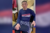 Ông Trần Triệu Chí (Chen Zhaozhi) nói trong một đoạn video quay tại nhà không đề ngày tháng sau khi được trả tự do khỏi nhà tù Trung Quốc. (Ảnh chụp màn hình qua The Epoch Times)