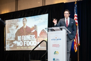 Texas tổ chức buổi ra mắt thảm đỏ phim tài liệu ‘No Farmers No Food: Will You Eat the Bugs?’