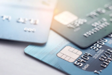 Thẻ tín dụng.  (Ảnh: Teerasak Ladnongkhun/Shutterstock)