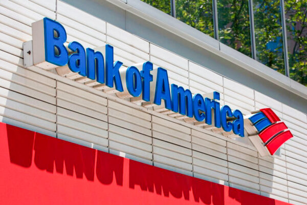 Logo của Bank of America được nhìn thấy bên ngoài một chi nhánh ở Hoa Thịnh Đốn vào ngày 09/07/2019. (Ảnh: Alastair Pike/AFP/Getty Images)