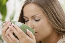 Dùng nhiều loại trà thảo mộc có thể mang lại lợi ích cho tâm trí và cơ thể của bạn. (Ảnh: nyul/iStock)