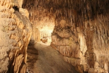 Trong hang thạch nhũ có một hang động đặc biệt, hình dáng thật sự của nó được tiết lộ một cách tình cờ. (Ảnh: Pixabay)