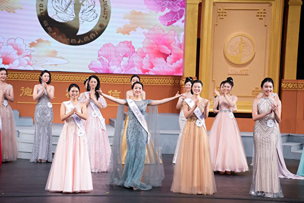 Đêm chung kết và lễ đăng quang Cuộc thi Sắc đẹp Trung Hoa Toàn cầu mùa đầu tiên của NTD được tổ chức tại Trung tâm Biểu diễn Nghệ thuật Purchase College ở New York vào tối ngày 30/09/2023. Trong ảnh là Á hậu 1 Vicky Zhao. (Ảnh: Đới Binh/Epoch Times)
