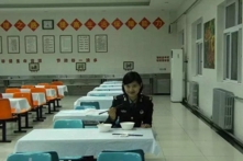 Hình ảnh cũ của cô Bạch Lưu Tô tại nhà ăn quân đội. (Ảnh do nhân vật trong bài cung cấp)