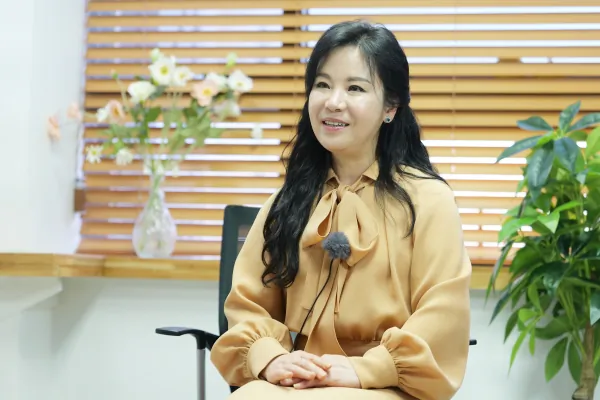 Cô Seon Ah Son, chủ tịch Hãng Siêu sao Nữ hoàng Quốc tế. (Ảnh: Jaehyun Park/The Epoch Times)