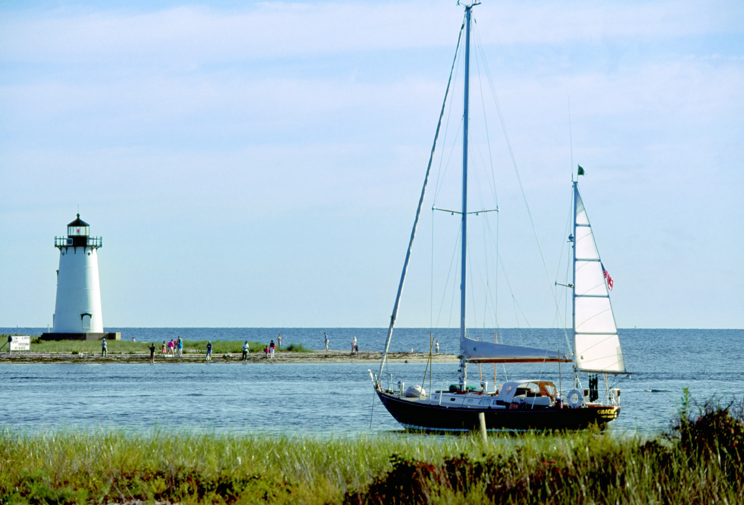 Dự án tua-bin gió ngoài khơi Vineyard Wind dự kiến ​​​​sẽ được xây dựng ngoài bờ biển phía nam Nantucket, Massachusetts, cũng “nơi trú ẩn an toàn lâu dài” của loài cá voi.