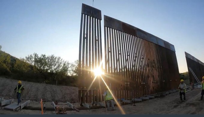 Texas xây dựng bức tường biên giới của riêng mình trong nỗ lực bảo vệ biên giới. (Ảnh: Đăng dưới sự cho phép của Văn phòng Thống đốc Greg Abbott)