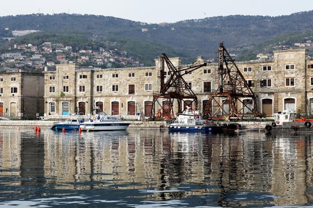 Toàn cảnh Cảng cũ Trieste hôm 02/04/2019 tại Trieste, Ý. Thành phố lịch sử Trieste đang chuẩn bị mở cảng mới cho Trung Quốc, trong đó Ý trở thành quốc gia G7 đầu tiên ký kết dự án cơ sở hạ tầng Vành đai và Con đường của Trung Quốc. (Ảnh: Marco Di Lauro/Getty Images)