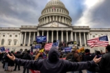 Những người biểu tình ủng hộ cựu Tổng thống Trump tập trung trước Tòa nhà Quốc hội Hoa Kỳ ở Hoa Thịnh Đốn, vào ngày 06/01/2021. (Ảnh: Brent Stirton/Getty Images)