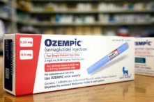 Các hộp thuốc trị tiểu đường Ozempic ở quầy thuốc tại Los Angeles, California, vào ngày 17/04/2023. (Ảnh: Mario Tama/Getty Images)