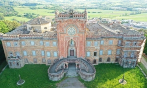 Lâu đài Ý 365 phòng có từ thế kỷ 17 — Một phòng cho mỗi ngày trong năm với thiết kế độc đáo