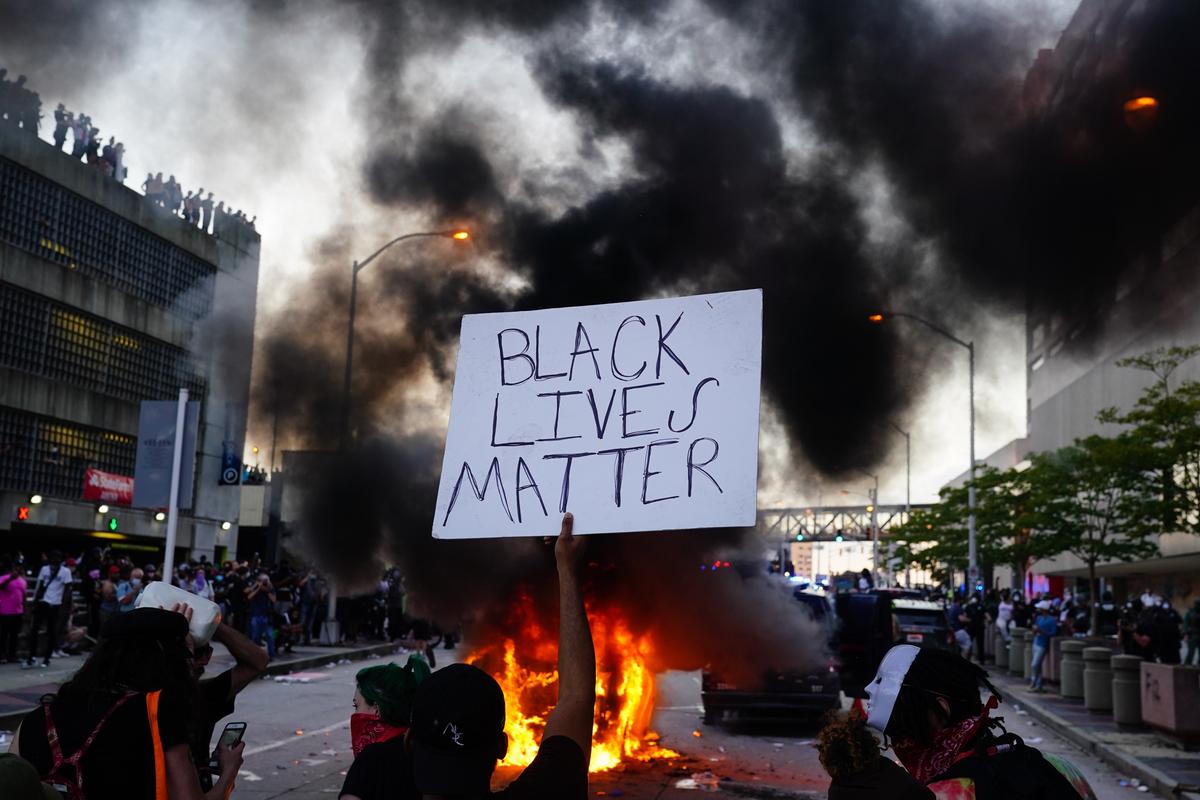 Coca-Cola lặng lẽ xóa bài ủng hộ Black Lives Matter giữa bối cảnh bị ông Ted Cruz chỉ trích