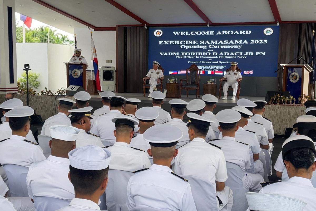 Phó Đô đốc Toribio Adaci Jr., Tư lệnh Hải quân Philippines, diễn thuyết trong lễ khai mạc Cuộc tập trận SAMA SAMA 2023, cuộc tập trận song phương thường niên giữa Hải quân Philippines và Hoa Kỳ, tại Trụ sở chính của Hải quân Philippines, ở Manila, Philippines, hôm 02/10/2023. (Ảnh: Jay Ereno/Reuters)