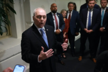 Lãnh đạo đa số Hạ viện Hoa Kỳ Steve Scalise (Cộng Hòa-Louisiana) thông báo ông sẽ rút lui khỏi cuộc tranh cử Chủ tịch Hạ viện Hoa Kỳ tại thủ đô Hoa Thịnh Đốn hôm 12/10/2023. (Ảnh: Joe Raedle/Getty Images)