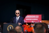 Tổng thống Joe Biden trình bày về Trường phái Kinh tế Biden (Bidenomics), công bố các khoản đầu tư sản xuất sạch vào các trung tâm hydro sạch trong khu vực tại Cảng Hàng hải Tioga ở Philadelphia, Pennsylvania, hôm 13/10/2023. (Ảnh: Madalina Vasiliu/The Epoch Times)