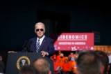 Tổng thống Joe Biden trình bày về Trường phái Kinh tế Biden (Bidenomics), công bố các khoản đầu tư sản xuất sạch vào các trung tâm hydro sạch trong khu vực tại Cảng Hàng hải Tioga ở Philadelphia, Pennsylvania, hôm 13/10/2023. (Ảnh: Madalina Vasiliu/The Epoch Times)