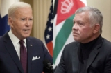 Tổng thống Hoa Kỳ Joe Biden nói trong cuộc họp báo chung với Tổng thống Phần Lan sau hội nghị thượng đỉnh các nhà lãnh đạo Hoa Kỳ-Bắc  u ở Helsinki hôm 13/07/2023. (Ảnh: Alessandro Rampazzo/AFP qua Getty Images) Vua Abdullah II của Jordan lắng nghe trong cuộc gặp với Ngoại trưởng Antony Blinken tại Bayt Al Urdon ở Amman, Jordan, vào ngày 26/05/2021. (Ảnh: Alex Brandon/Pool qua AP)