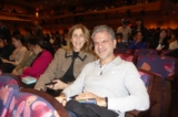 Bà Yana Katsageorgi cùng ông Spiros Exaras thưởng thức buổi biểu diễn của Dàn nhạc Giao hưởng Shen Yun tại Nhà hát David Geffen ở New York, tối hôm 22/10/2023. (Ảnh: Frank Liang/The Epoch Times)