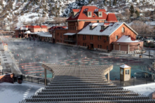 Suối nước nóng tại khu Glenwood Springs ở tiểu bang Colorado. (Ảnh: Đăng dưới sự cho phép của Jerzy Szwoch/Shutterstock)