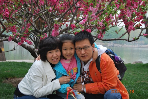 Gia đình tôi vốn là một gia đình hạnh phúc. Một bức ảnh chụp chung cả gia đình cô Tống Mỹ Anh. (Ảnh do tác giả cung cấp)