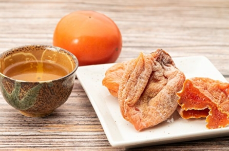 Mứt trái hồng có công hiệu dưỡng phổi và giảm ho