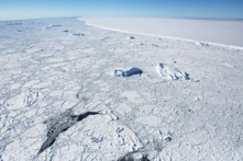 Người phụ nữ Mỹ Michelle Endo đã chia sẻ về cuộc sống của mình khi công tác ở Nam Cực. Ảnh chụp một tảng băng trôi ở Nam Cực. (Ảnh: Mario Tama/Getty Images)