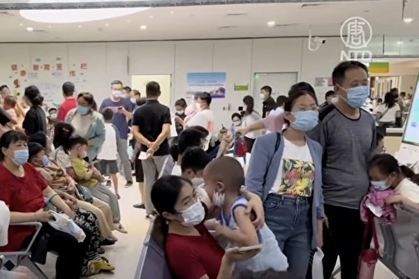 Trẻ em nhiều nơi ở Trung Quốc bị bệnh phổi trắng, chuyên gia cho biết do biến thể COVID-19 gây ra