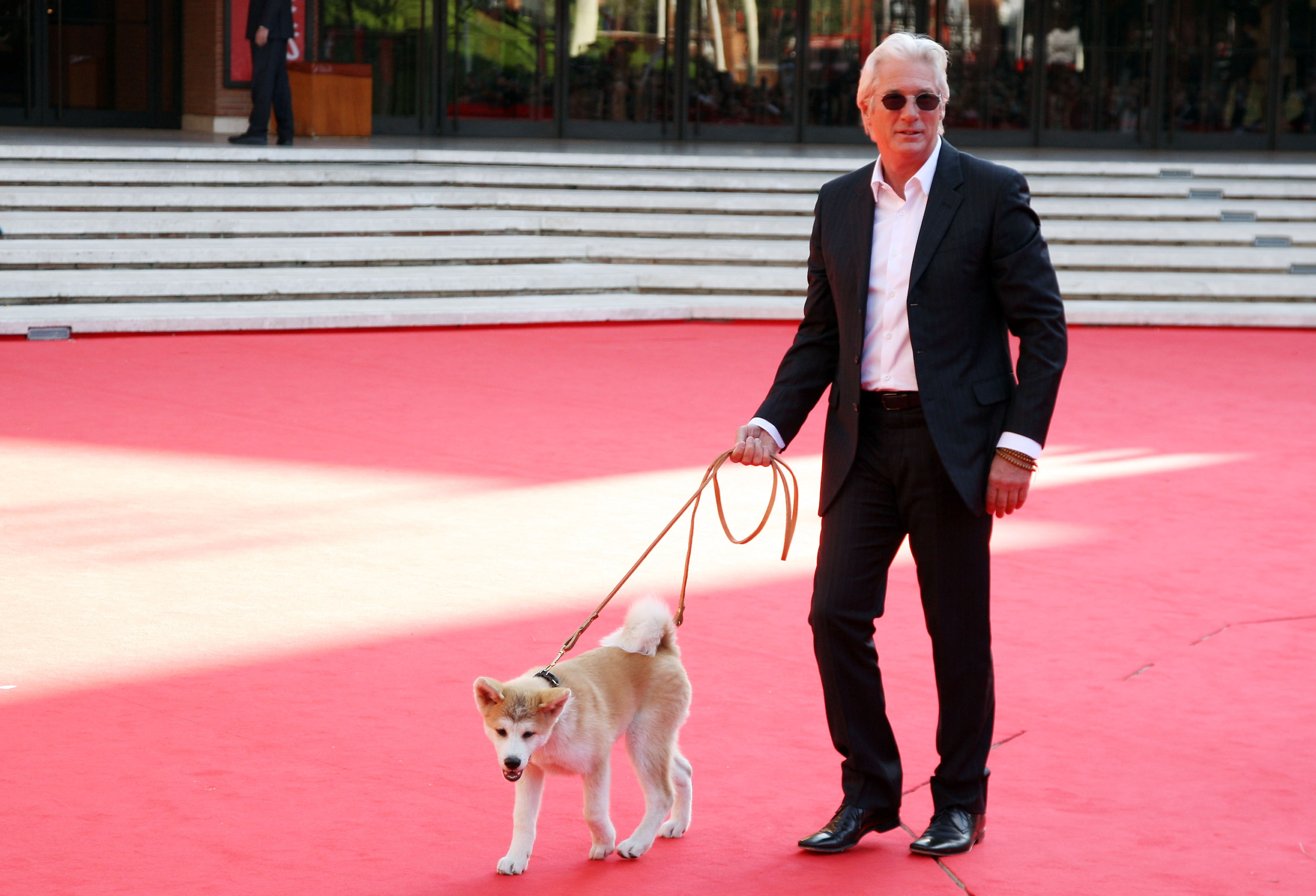 Năm 2009, minh tinh điện ảnh người Mỹ Richard Gere đã tham dự buổi ra mắt bộ phim “Hachi: A Dog’s Tale” tại Rome. (Ảnh: Vittorio Zunino Celotto/Getty Images)