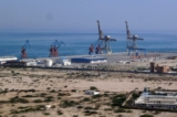 Cảng Gwadar của Pakistan trong quá trình thi công, ngày 12/02/2013. Chính quyền Trung Quốc có quyền quản lý cảng trong 40 năm. (Ảnh: Behram Baloch/AFP/Getty Images)