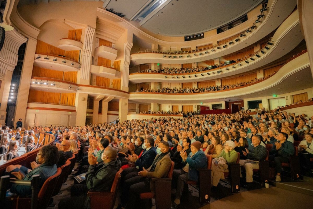 Màn hạ màn của Shen Yun tại Trung tâm Nghệ thuật California, Escondido, hôm 11/02. (Ảnh: The Epoch Times)