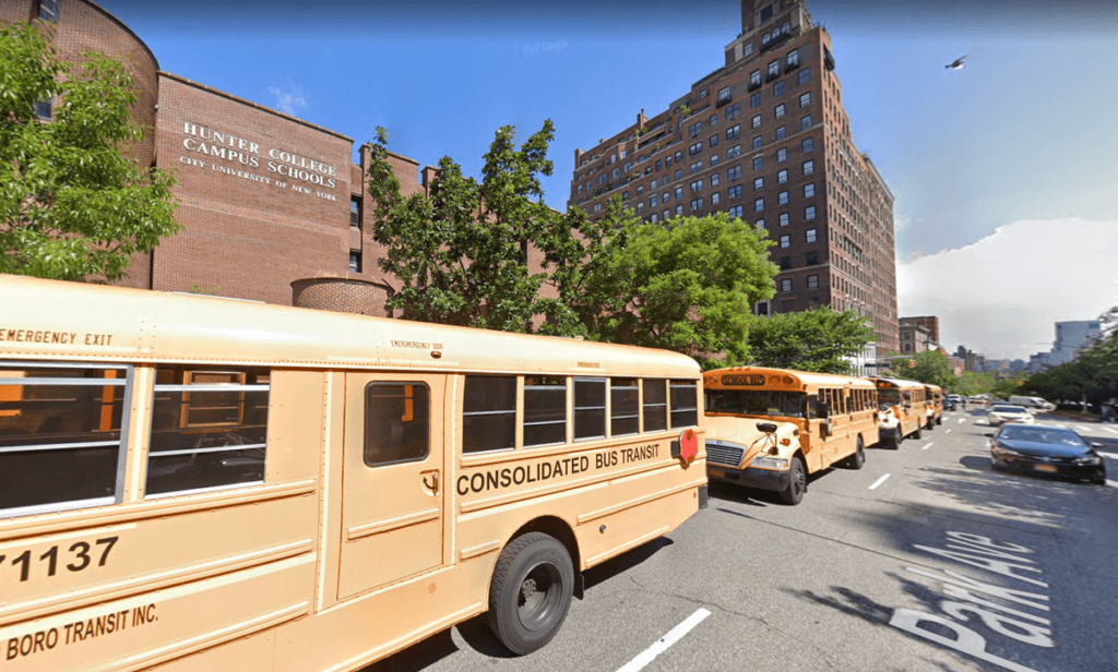 Khuôn viên trường Cao đẳng Hunter ở thành phố New York vào tháng 06/2022. (Ảnh: Google Maps/Ảnh chụp màn hình qua NTD)