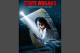 Tấm bích chương của bộ phim tài liệu mới “Nội tạng Nhà nước” (State Organs), mô tả tội ác thu hoạch nội tạng cưỡng bức và cuộc đàn áp của Đảng Cộng sản Trung Quốc đối với các học viên Pháp Luân Công. (Ảnh: Đăng dưới sự cho phép của hãng phim Rooyee Films)