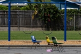 Một sân chơi vắng vẻ trong một trường tiểu học ở Costa Mesa, California, hôm 21/08/2023. (Ảnh: John Fredricks/The Epoch Times)