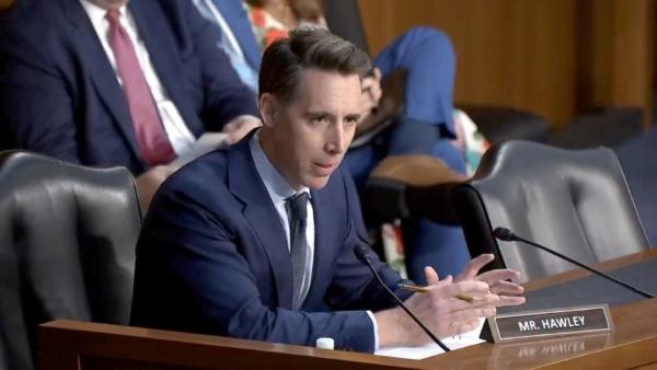 Thượng nghị sĩ Josh Hawley (Cộng Hòa-Missouri) nói tại một phiên điều trần tại Thượng viện hôm 12/09/2023. (Ảnh: Ủy ban Tư pháp Thượng viện/Ảnh chụp màn hình qua NTD)