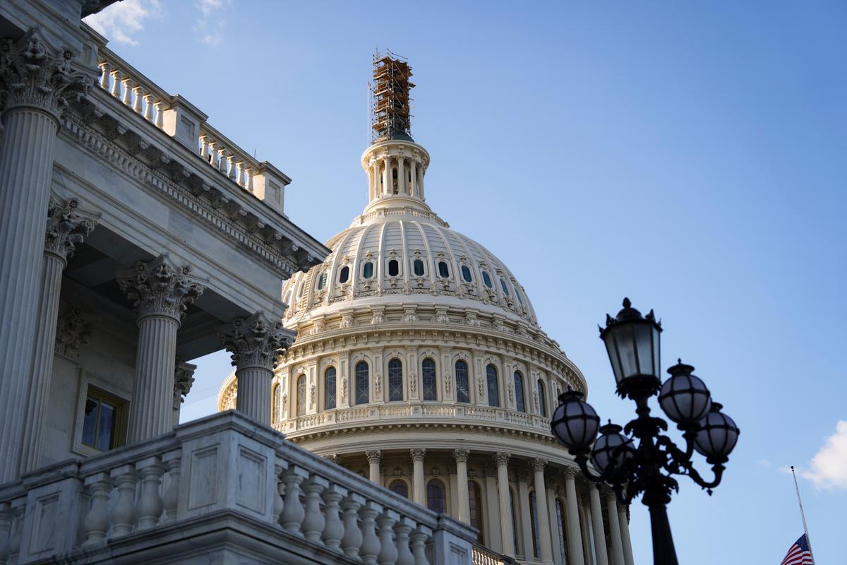 Hoa Kỳ: Thượng viện thông qua gói dự luật chi tiêu đầu tiên trong cuộc đua với Hạ viện và thời gian