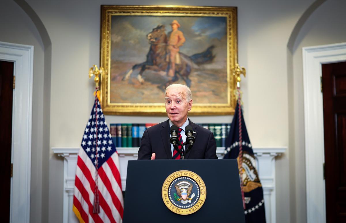 Tổng thống Joe Biden đưa ra nhận xét về nỗ lực của chính phủ trong việc xóa nợ sinh viên tại Tòa Bạch Ốc hôm 04/10/2023. (Ảnh: Kevin Dietsch/Getty Images)