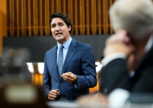 Thủ tướng Justin Trudeau: Lễ Giáng Sinh ‘không phải là phân biệt chủng tộc’