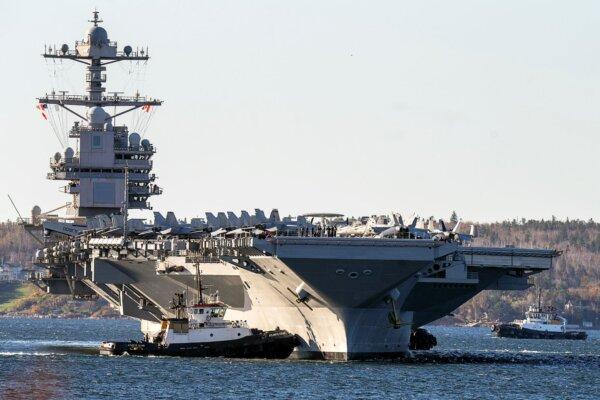 Hàng không mẫu hạm USS Gerald R. Ford đến Halifax vào ngày 28/10/2022. (Ảnh: Andrew Vaughan/The Canadian Press qua AP)