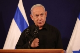 Thủ tướng Israel Benjamin Netanyahu tổ chức họp báo trong bối cảnh các cuộc giao tranh giữa Israel và nhóm khủng bố Hamas vẫn tiếp diễn, tại căn cứ quân sự Kirya ở Tel Aviv, Israel, hôm 28/10/2023. (Ảnh: Abir Sultan/Pool/AFP qua Getty Images)