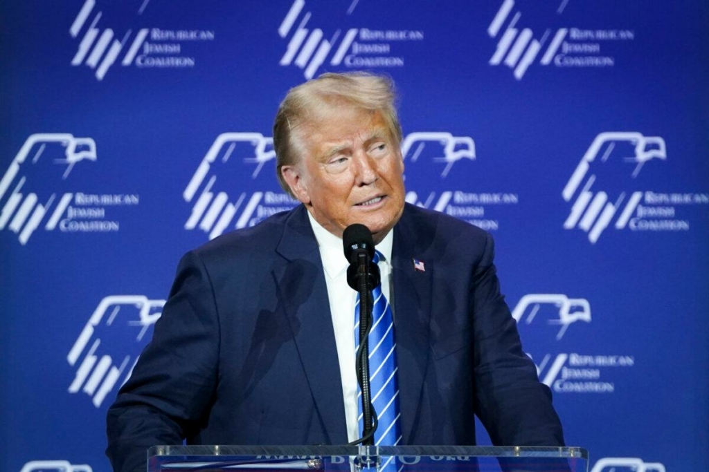 Ứng cử viên tổng thống thuộc Đảng Cộng Hòa và là cựu Tổng thống Donald J. Trump diễn thuyết tại Liên minh Do Thái Đảng Cộng Hòa ở Las Vegas, Nevada, hôm 28/10/2023. (Ảnh: Madalina Vasiliu/The Epoch Times)