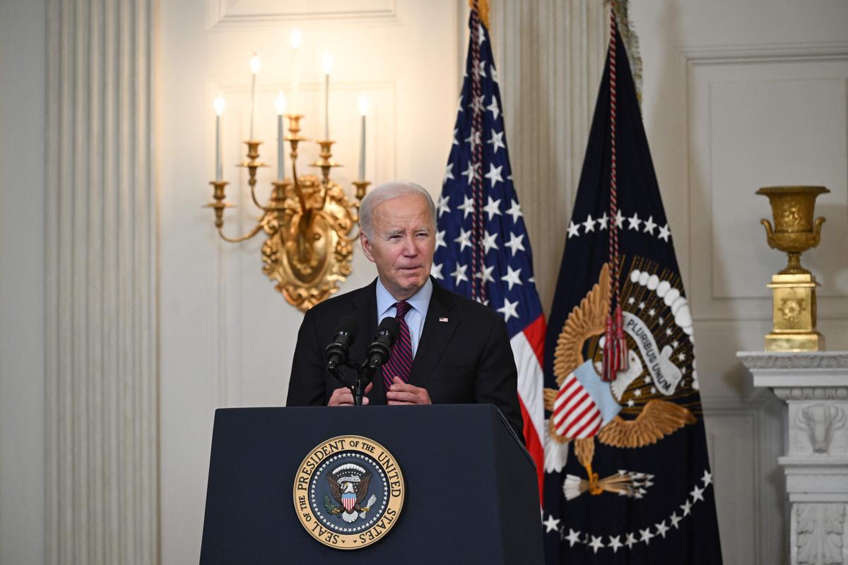 Tổng thống Joe Biden trình bày về việc bảo vệ an ninh hưu trí, tại Phòng Quốc Yến của Tòa Bạch Ốc ở Hoa Thịnh Đốn hôm 31/10/2023. (Ảnh: Andrew Caballero-Reynolds/AFP qua Getty Images)