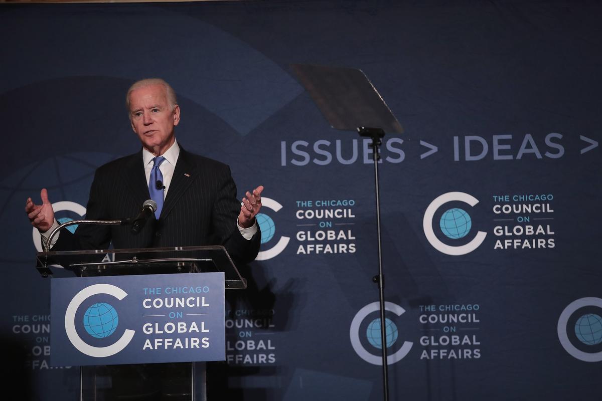 Cựu Phó Tổng thống Joe Biden nói chuyện trước Hội đồng Các Vấn đề Toàn cầu Chicago ngày 01/11/2017 tại Chicago, Illinois. (Ảnh: Scott Olson/Getty Images)