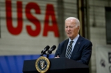 Tổng thống Joe Biden đưa ra nhận xét về nghị trình kinh tế “Bidenomics” và chương trình Đầu tư vào nước Mỹ của ông tại cơ sở của Amtrak tại quận New Castle, Delaware, hôm 06/11/2023. (Ảnh: Andrew Caballero-Reynolds/AFP qua Getty Images)