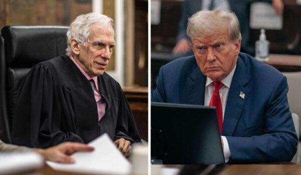 (Trái) Thẩm phán Tòa án Tối cao tiểu bang New York Arthur Engoron. (Ảnh: Dave Sanders/AP/Cựu Tổng thống Donald Trump trong phòng xử án, hôm 17/10/2023. (Ành: Seth Wenig/Getty Images)