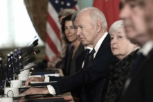 Tổng thống Hoa Kỳ Joe Biden nhìn chăm chú trong một cuộc họp với nhà lãnh đạo Trung Quốc Tập Cận Bình (không có trong ảnh) trong tuần lễ Các nhà lãnh đạo Hợp tác Kinh tế Châu Á-Thái Bình Dương (APEC) ở Woodside, California, hôm 15/11/2023. (Ảnh: Brendan Smialowski/AFP qua Getty Images)