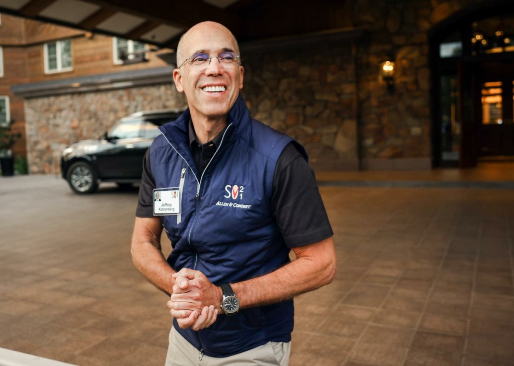 Nhà sản xuất Jeffrey Katzenberg trò chuyện với giới truyền thông tại Hội nghị Sun Valley ở Sun Valley, Idaho, vào ngày 07/07/2021. (Ảnh: Kevin Dietsch/Getty Images)