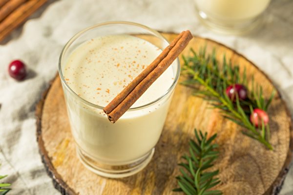 Eggnog, đồ uống trong dịp Giáng Sinh. (Ảnh: Shutterstock)
